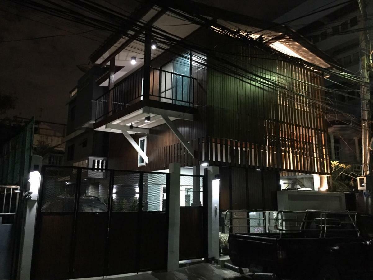 The Hog Hotel Bangkok Exterior photo