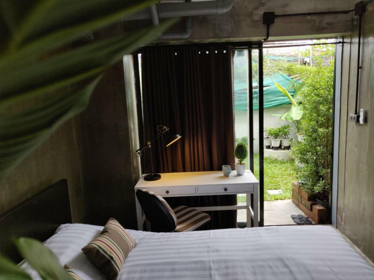 The Hog Hotel Bangkok Exterior photo